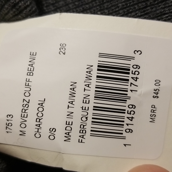 UGG WINTER HAT - Picture 5 of 5